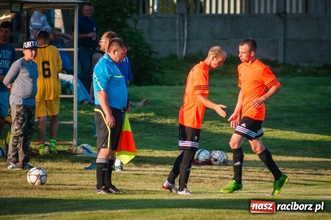 Zdjęcie w galerii na portalu naszraciborz.pl: Wojciech Pytlik naprawił swój błąd. Remis w meczu Studziennej z Chałupkami wiadomości z regionu