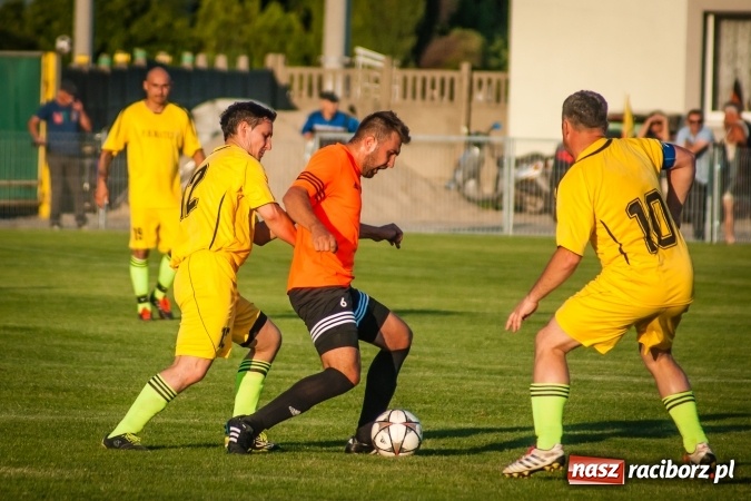 Zdjęcie w galerii na portalu naszraciborz.pl: Wojciech Pytlik naprawił swój błąd. Remis w meczu Studziennej z Chałupkami wiadomości z regionu