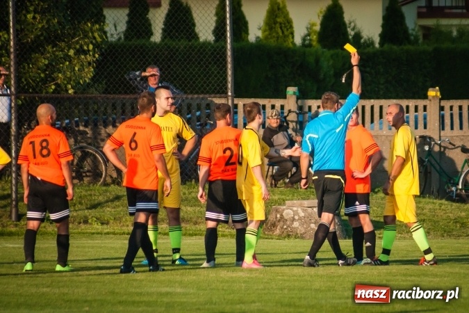 Zdjęcie w galerii na portalu naszraciborz.pl: Wojciech Pytlik naprawił swój błąd. Remis w meczu Studziennej z Chałupkami wiadomości z regionu