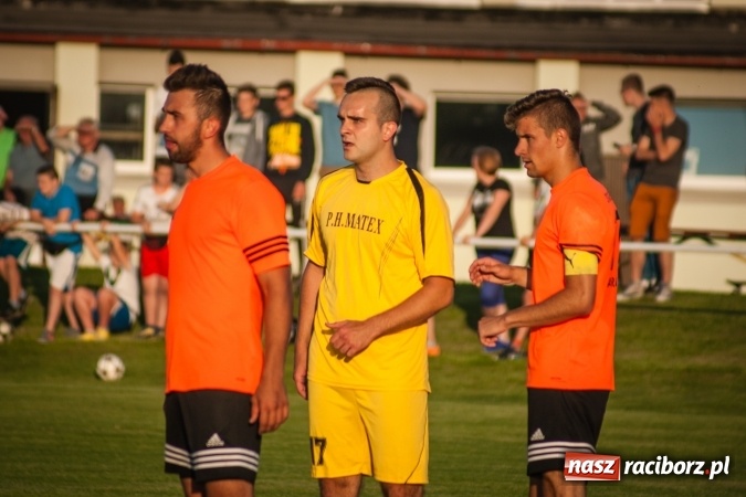 Zdjęcie w galerii na portalu naszraciborz.pl: Wojciech Pytlik naprawił swój błąd. Remis w meczu Studziennej z Chałupkami wiadomości z regionu