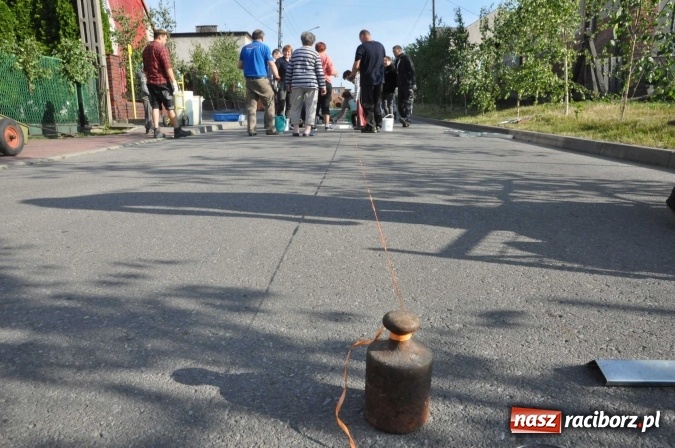 Zdjęcie w galerii na portalu naszraciborz.pl: Racibórz od świtu stroi się na Boże Ciało  wiadomości z regionu