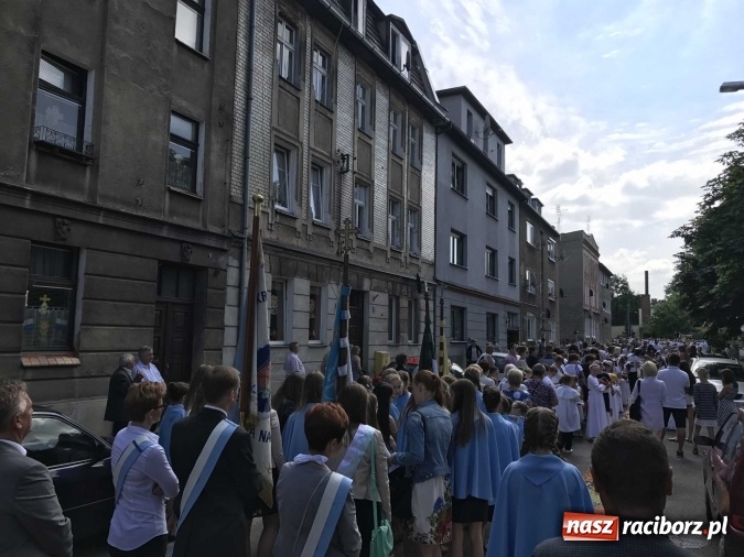 Zdjęcie w galerii na portalu naszraciborz.pl: Boże Ciało na Ostrogu z neoprezbiterem  wiadomości z regionu