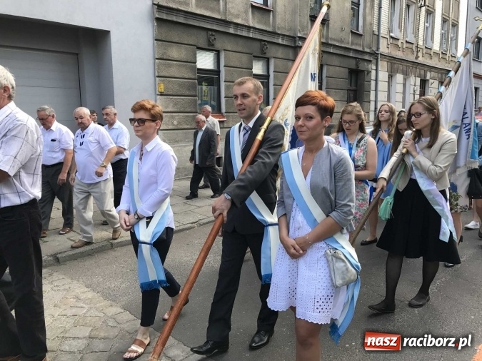 Zdjęcie w galerii na portalu naszraciborz.pl: Boże Ciało na Ostrogu z neoprezbiterem  wiadomości z regionu