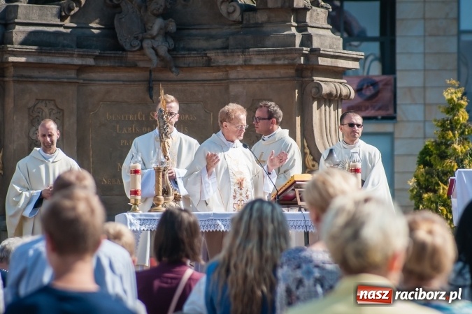 Zdjęcie w galerii na portalu naszraciborz.pl: Boże Ciało w parafii WNMP przy Rynku  wiadomości z regionu