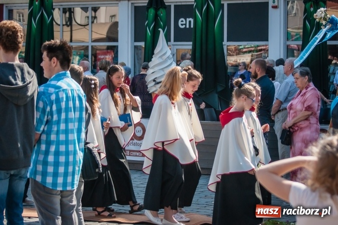 Zdjęcie w galerii na portalu naszraciborz.pl: Boże Ciało w parafii WNMP przy Rynku  wiadomości z regionu