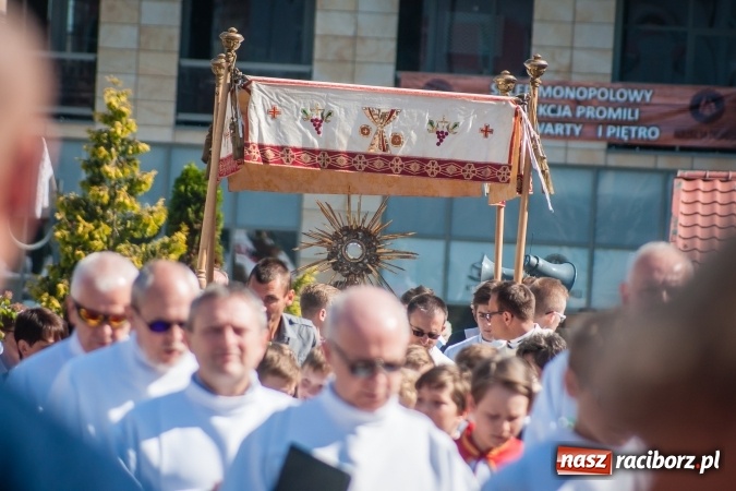 Zdjęcie w galerii na portalu naszraciborz.pl: Boże Ciało w parafii WNMP przy Rynku  wiadomości z regionu