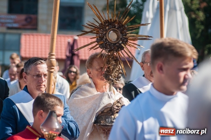Zdjęcie w galerii na portalu naszraciborz.pl: Boże Ciało w parafii WNMP przy Rynku  wiadomości z regionu