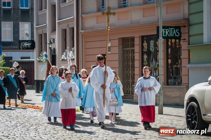 Zdjęcie w galerii na portalu naszraciborz.pl: Boże Ciało w parafii WNMP przy Rynku  wiadomości z regionu