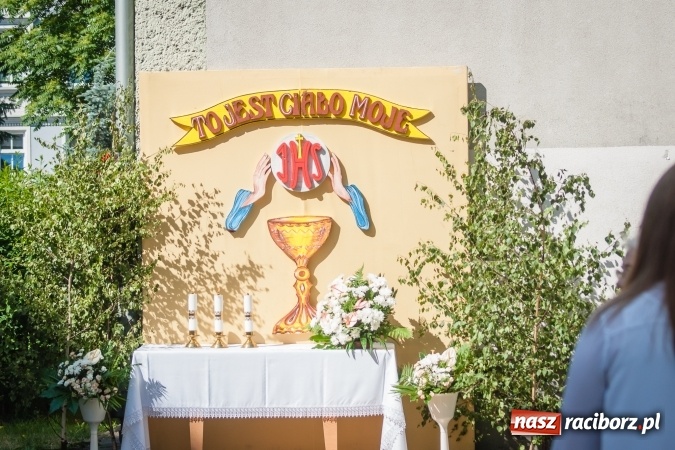 Zdjęcie w galerii na portalu naszraciborz.pl: Boże Ciało w parafii WNMP przy Rynku  wiadomości z regionu