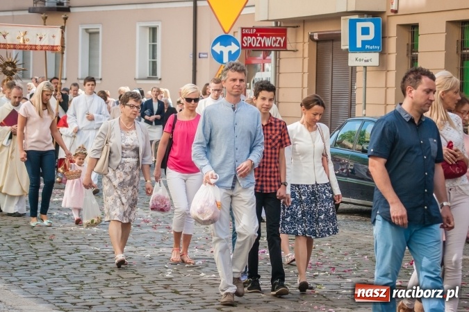 Zdjęcie w galerii na portalu naszraciborz.pl: Boże Ciało w parafii WNMP przy Rynku  wiadomości z regionu