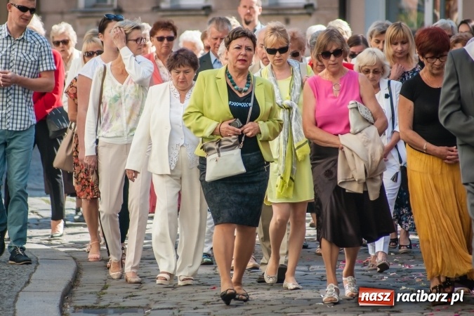 Zdjęcie w galerii na portalu naszraciborz.pl: Boże Ciało w parafii WNMP przy Rynku  wiadomości z regionu