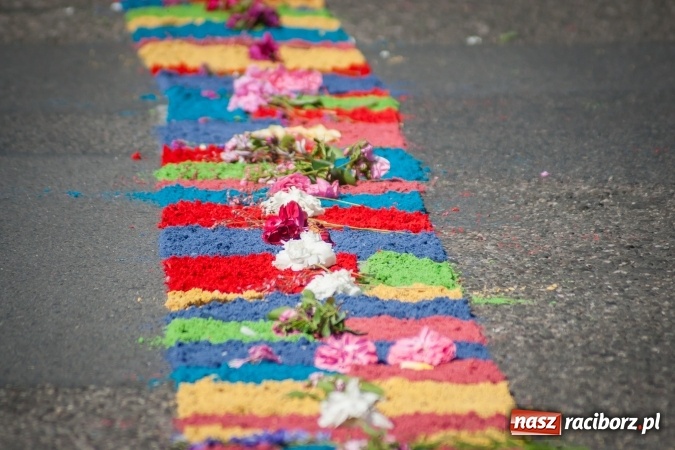 Zdjęcie w galerii na portalu naszraciborz.pl: Boże Ciało w parafii WNMP przy Rynku  wiadomości z regionu