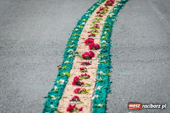 Zdjęcie w galerii na portalu naszraciborz.pl: Boże Ciało w parafii WNMP przy Rynku  wiadomości z regionu