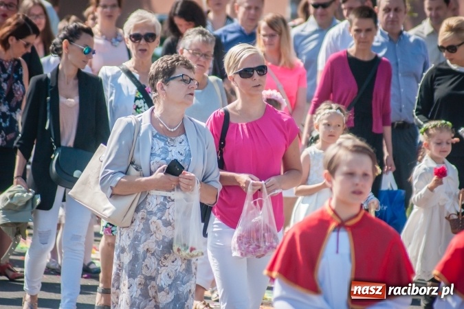 Zdjęcie w galerii na portalu naszraciborz.pl: Boże Ciało w parafii WNMP przy Rynku  wiadomości z regionu