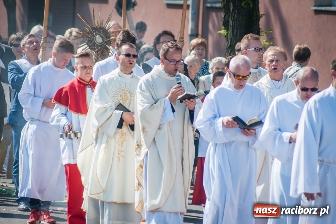 Zdjęcie w galerii na portalu naszraciborz.pl: Boże Ciało w parafii WNMP przy Rynku  wiadomości z regionu