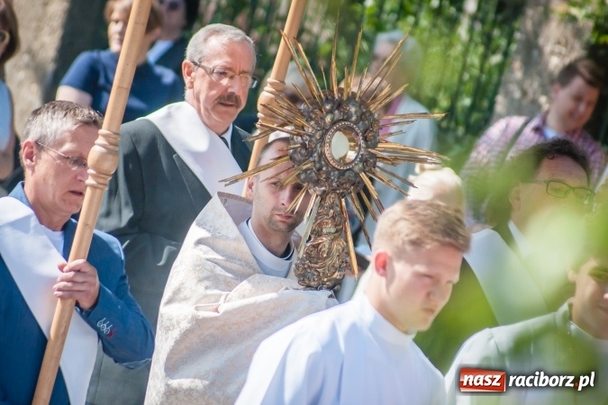 Zdjęcie w galerii na portalu naszraciborz.pl: Boże Ciało w parafii WNMP przy Rynku  wiadomości z regionu