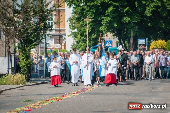 Zdjęcie w galerii na portalu naszraciborz.pl: Boże Ciało w parafii WNMP przy Rynku  wiadomości z regionu