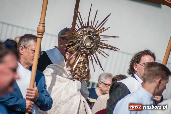 Zdjęcie w galerii na portalu naszraciborz.pl: Boże Ciało w parafii WNMP przy Rynku  wiadomości z regionu