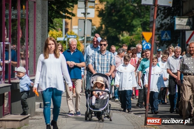 Zdjęcie w galerii na portalu naszraciborz.pl: Boże Ciało w parafii WNMP przy Rynku  wiadomości z regionu