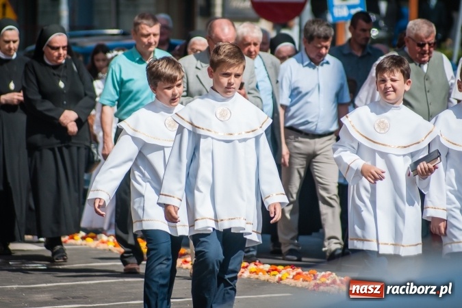 Zdjęcie w galerii na portalu naszraciborz.pl: Boże Ciało w parafii WNMP przy Rynku  wiadomości z regionu