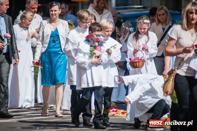Zdjęcie w galerii na portalu naszraciborz.pl: Boże Ciało w parafii WNMP przy Rynku  wiadomości z regionu