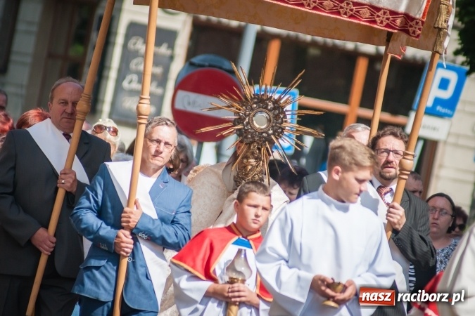 Zdjęcie w galerii na portalu naszraciborz.pl: Boże Ciało w parafii WNMP przy Rynku  wiadomości z regionu