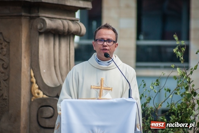 Zdjęcie w galerii na portalu naszraciborz.pl: Boże Ciało w parafii WNMP przy Rynku  wiadomości z regionu
