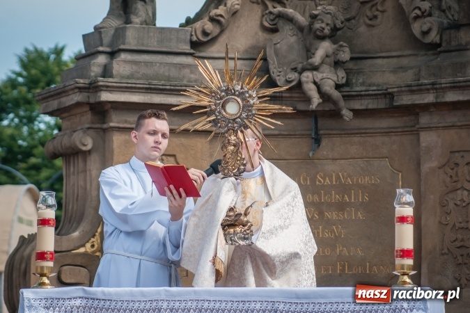 Zdjęcie w galerii na portalu naszraciborz.pl: Boże Ciało w parafii WNMP przy Rynku  wiadomości z regionu