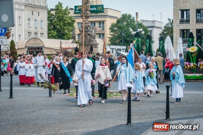 Zdjęcie w galerii na portalu naszraciborz.pl: Boże Ciało w parafii WNMP przy Rynku  wiadomości z regionu