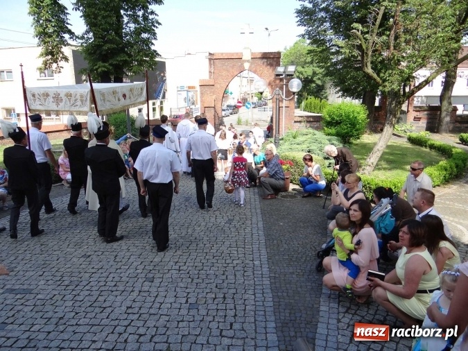 Zdjęcie w galerii na portalu naszraciborz.pl: Procesja Bożego Ciała w parafii Racibórz-Markowice wiadomości z regionu