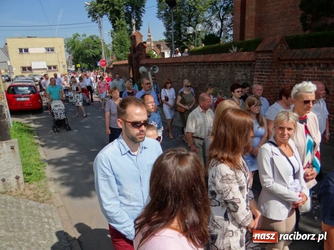 Zdjęcie w galerii na portalu naszraciborz.pl: Procesja Bożego Ciała w parafii Racibórz-Markowice wiadomości z regionu