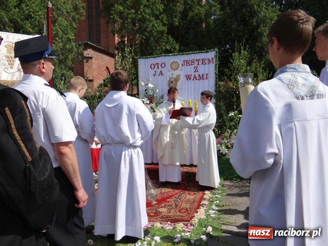 Zdjęcie w galerii na portalu naszraciborz.pl: Procesja Bożego Ciała w parafii Racibórz-Markowice wiadomości z regionu