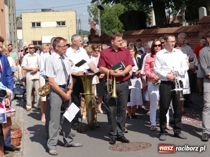 Zdjęcie w galerii na portalu naszraciborz.pl: Procesja Bożego Ciała w parafii Racibórz-Markowice wiadomości z regionu