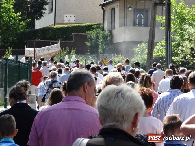 Zdjęcie w galerii na portalu naszraciborz.pl: Procesja Bożego Ciała w parafii Racibórz-Markowice wiadomości z regionu
