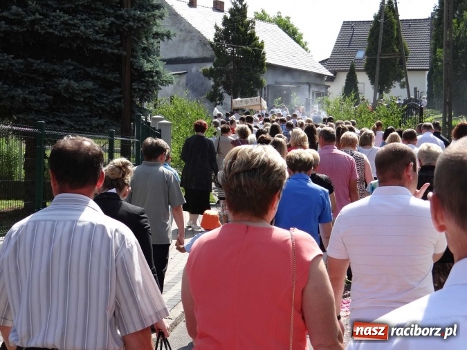 Zdjęcie w galerii na portalu naszraciborz.pl: Procesja Bożego Ciała w parafii Racibórz-Markowice wiadomości z regionu
