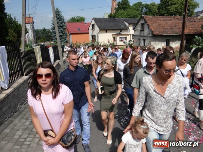 Zdjęcie w galerii na portalu naszraciborz.pl: Procesja Bożego Ciała w parafii Racibórz-Markowice wiadomości z regionu
