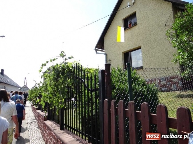 Zdjęcie w galerii na portalu naszraciborz.pl: Procesja Bożego Ciała w parafii Racibórz-Markowice wiadomości z regionu