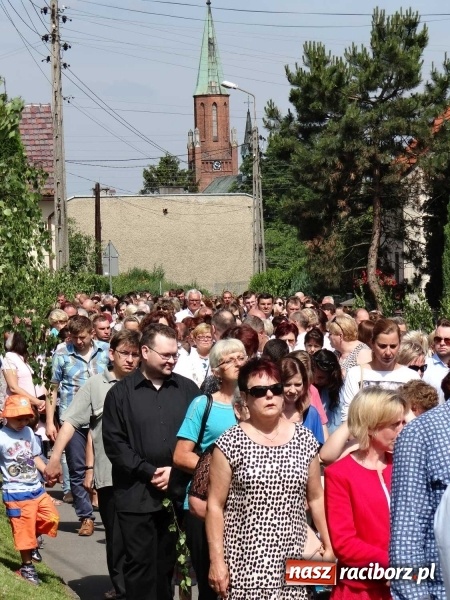 Zdjęcie w galerii na portalu naszraciborz.pl: Procesja Bożego Ciała w parafii Racibórz-Markowice wiadomości z regionu