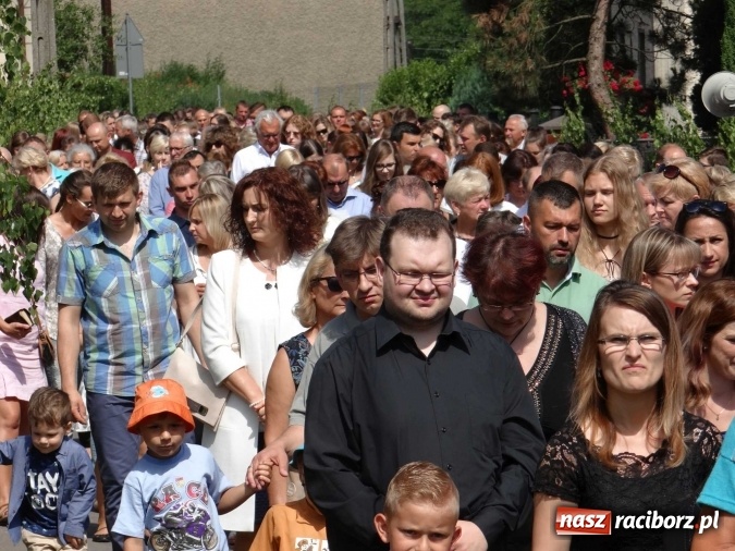 Zdjęcie w galerii na portalu naszraciborz.pl: Procesja Bożego Ciała w parafii Racibórz-Markowice wiadomości z regionu
