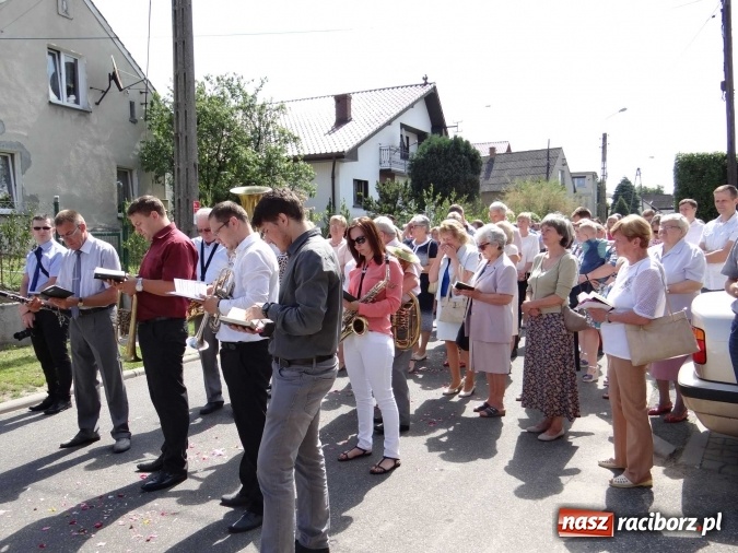 Zdjęcie w galerii na portalu naszraciborz.pl: Procesja Bożego Ciała w parafii Racibórz-Markowice wiadomości z regionu