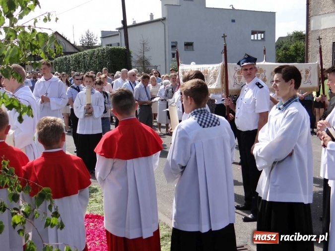 Zdjęcie w galerii na portalu naszraciborz.pl: Procesja Bożego Ciała w parafii Racibórz-Markowice wiadomości z regionu