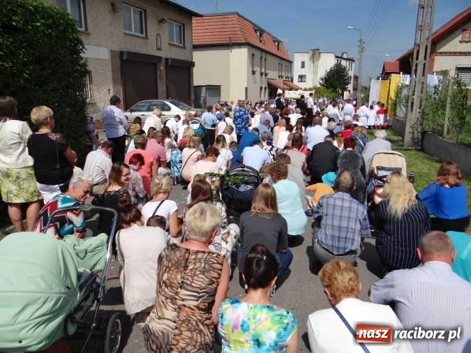 Zdjęcie w galerii na portalu naszraciborz.pl: Procesja Bożego Ciała w parafii Racibórz-Markowice wiadomości z regionu