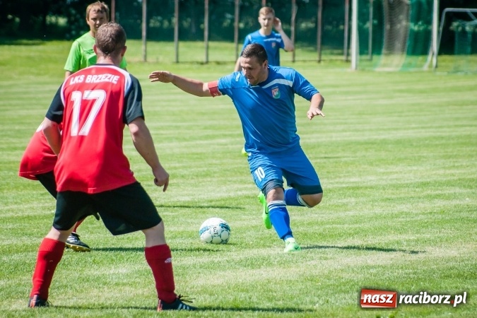 Zdjęcie w galerii na portalu naszraciborz.pl: A klasa: Ważne spotkanie o utrzymanie, zakończone podziałem punktów wiadomości z regionu