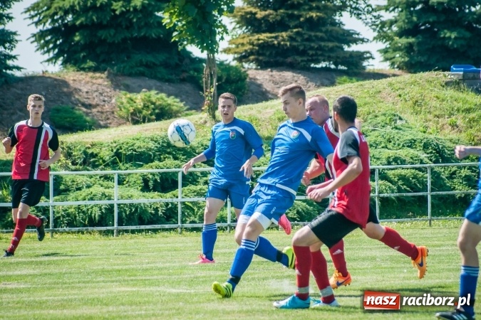 Zdjęcie w galerii na portalu naszraciborz.pl: A klasa: Ważne spotkanie o utrzymanie, zakończone podziałem punktów wiadomości z regionu