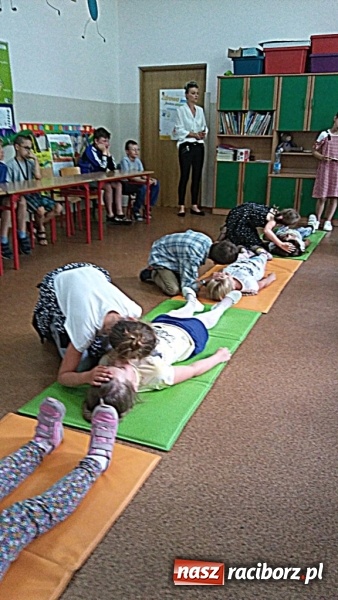 Zdjęcie w galerii na portalu naszraciborz.pl: Pierwsza pomoc dla rodziców w SP 4  wiadomości z regionu