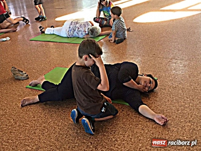 Zdjęcie w galerii na portalu naszraciborz.pl: Pierwsza pomoc dla rodziców w SP 4  wiadomości z regionu