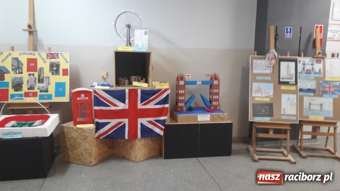 Zdjęcie w galerii na portalu naszraciborz.pl: W Szkole Podstawowej nr 1 odbył się Tajemniczy Tydzień Języków wiadomości z regionu