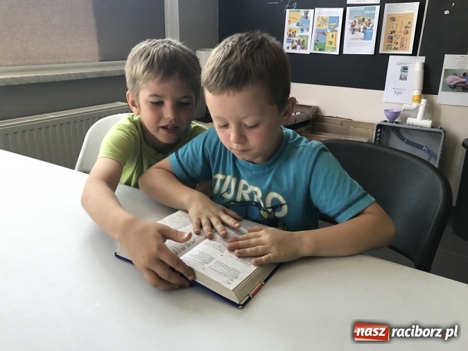 Zdjęcie w galerii na portalu naszraciborz.pl: W Szkole Podstawowej nr 1 odbył się Tajemniczy Tydzień Języków wiadomości z regionu