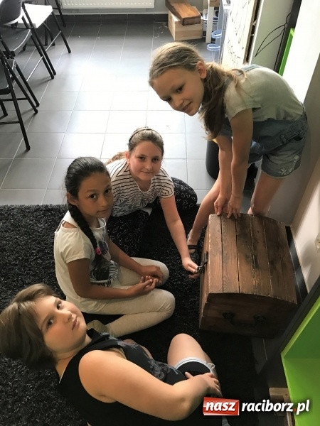 Zdjęcie w galerii na portalu naszraciborz.pl: W Szkole Podstawowej nr 1 odbył się Tajemniczy Tydzień Języków wiadomości z regionu