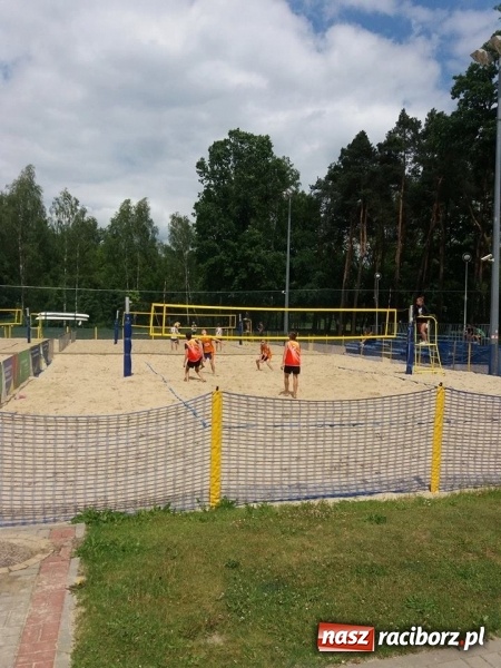 Zdjęcie w galerii na portalu naszraciborz.pl: Siatkarze plażowi z raciborskiego G3 ze srebrnym medalem Wojewódzkiej Gimnazjady wiadomości z regionu